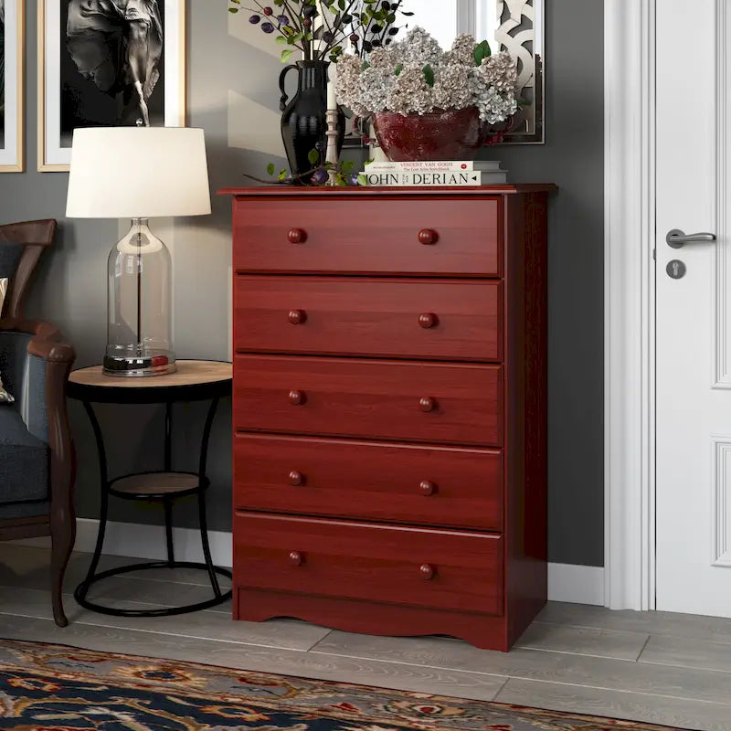 Commode cinq tiroirs en bois massif, avec poignées en métal ou en bois