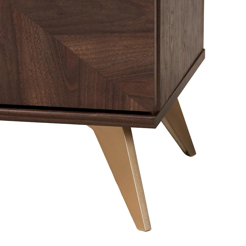 Commode à six tiroirs en placage noyer de style transitionnel médiéval-moderne