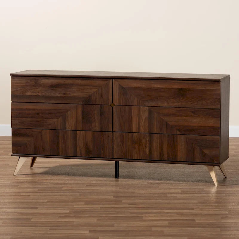 Commode à six tiroirs en placage noyer de style transitionnel médiéval-moderne