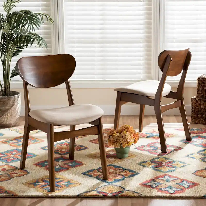 Chaises de salle à manger modernes de style médiéval