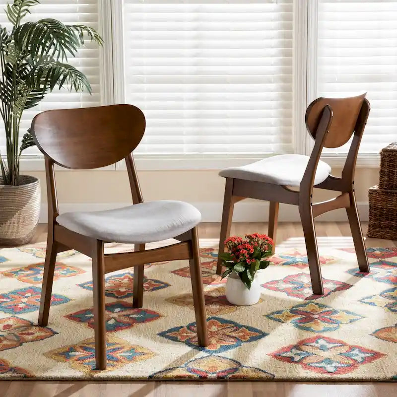 Chaises de salle à manger modernes de style médiéval