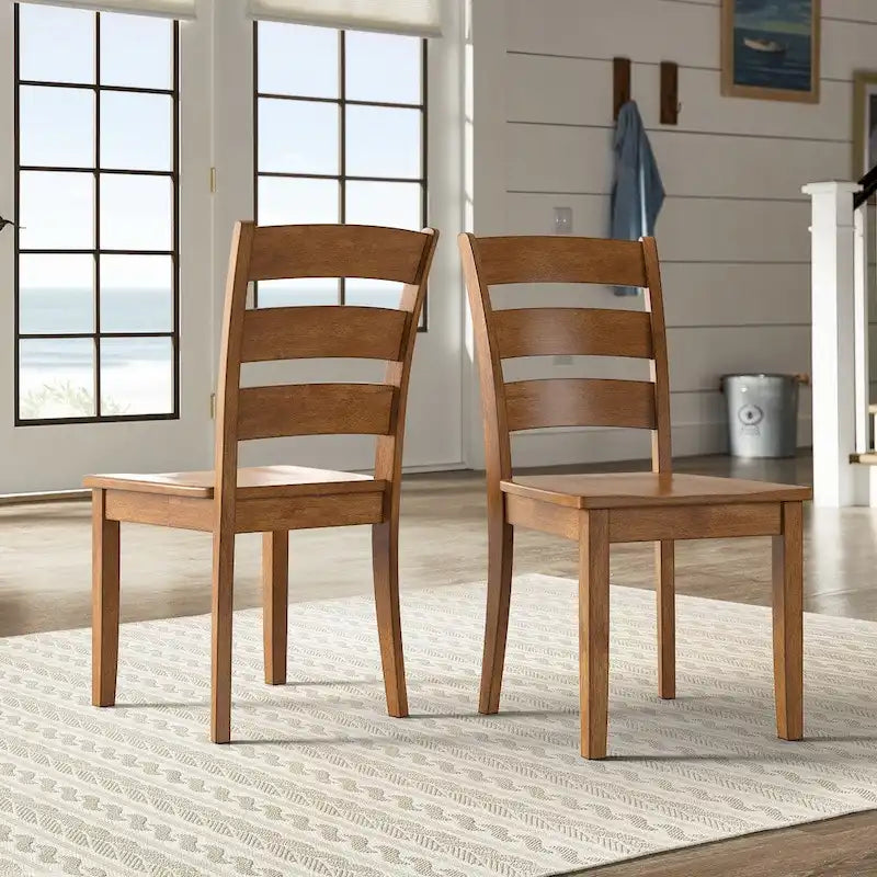 Chaises de salle à manger en bois (deux chaises par lot)