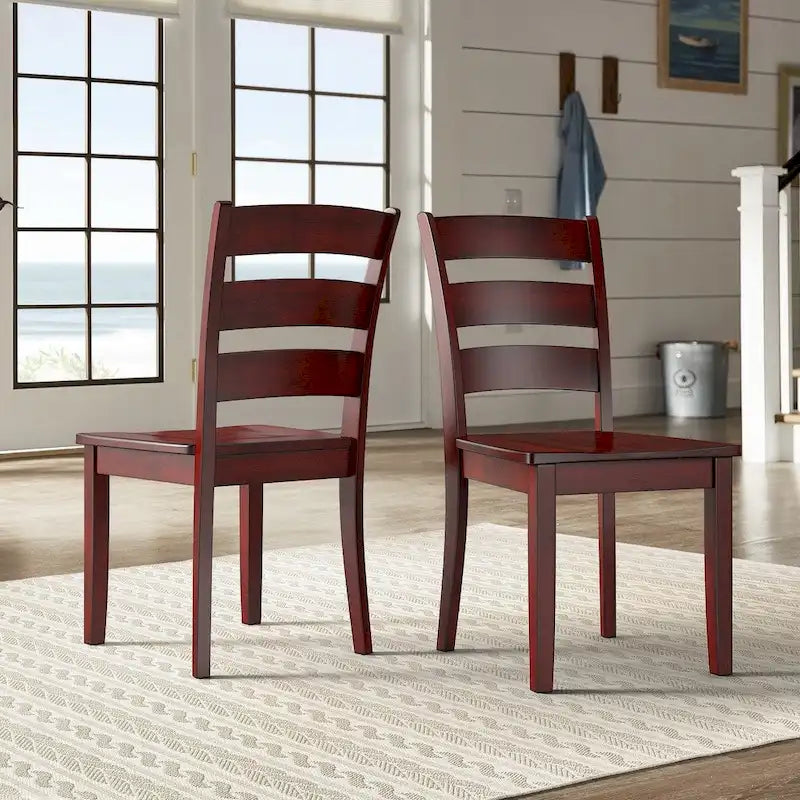 Chaises de salle à manger en bois (deux chaises par lot)