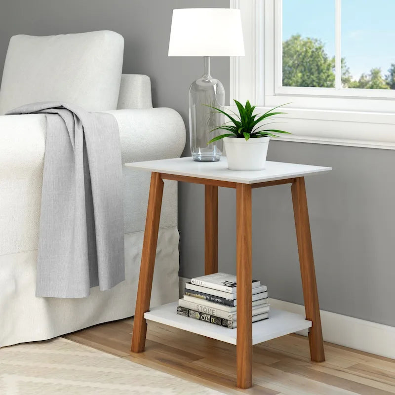 Table d'appoint moderne de style médiéval