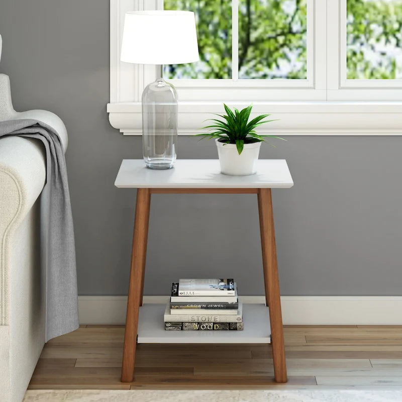 Table d'appoint moderne de style médiéval