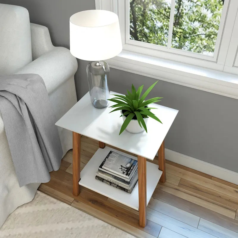 Table d'appoint moderne de style médiéval