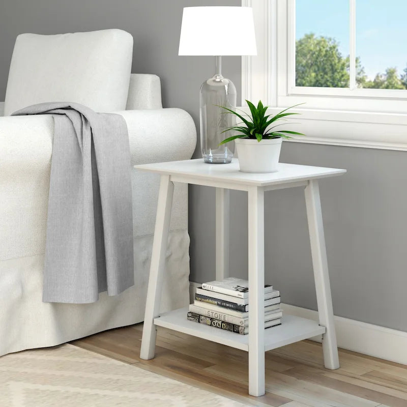 Table d'appoint moderne de style médiéval