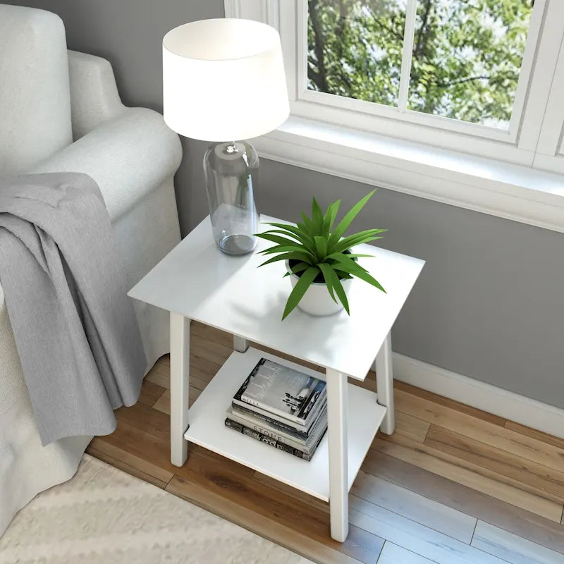 Table d'appoint moderne de style médiéval