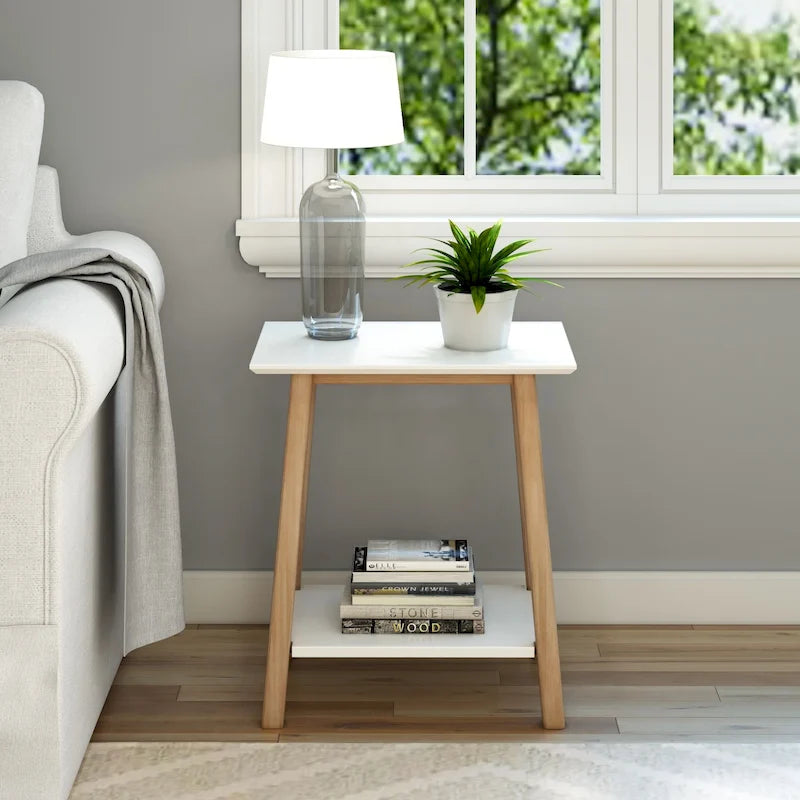 Table d'appoint moderne de style médiéval