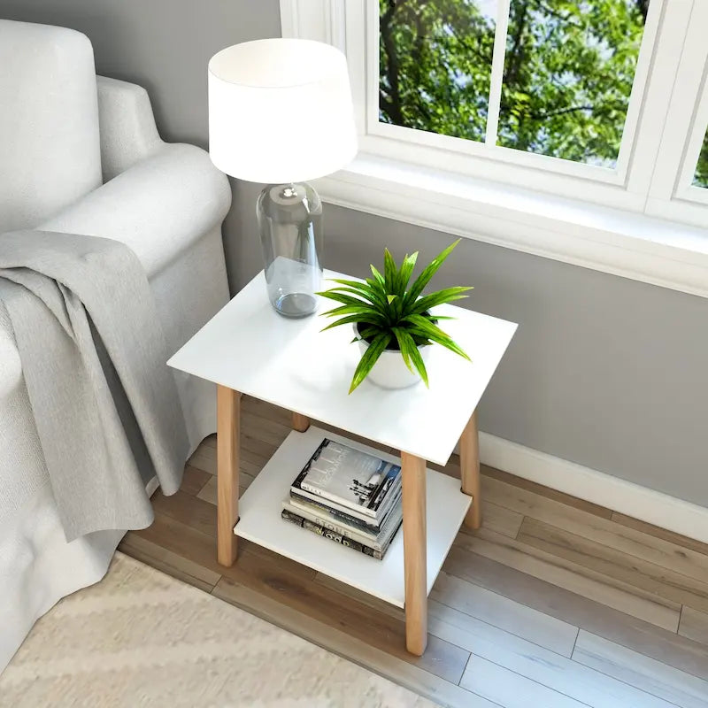 Table d'appoint moderne de style médiéval