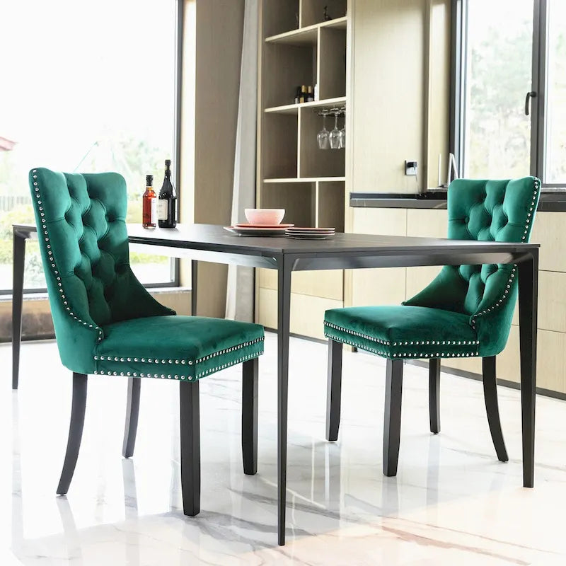Lot de 2 chaises de salle à manger tapissées de velours avec garniture cloutée et pieds en bois